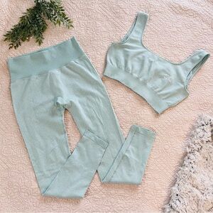 CQ: Women’s Ribbed Baby Blue Workout Set With Bra and Leggings Size Medium
